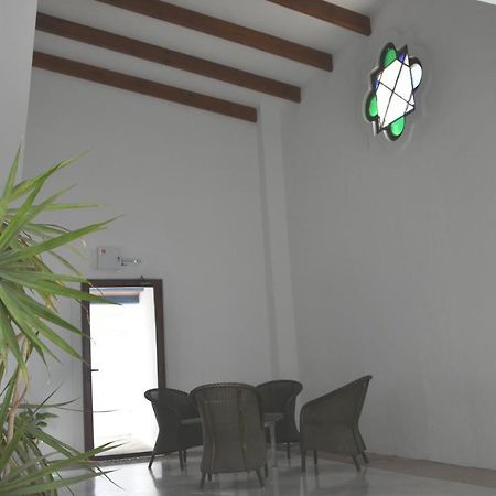 Hostal Dona Lola Marina Захара-де-лос-Атунес Экстерьер фото