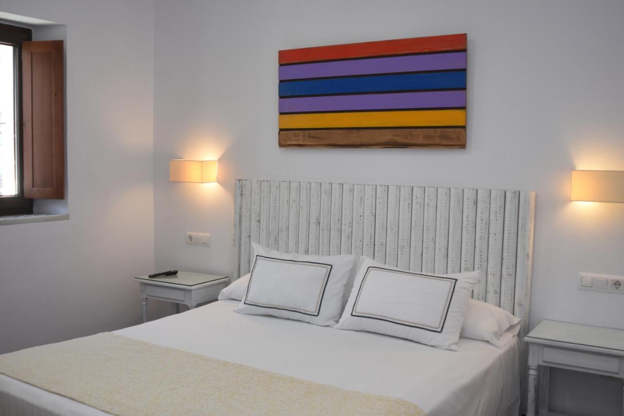 Hostal Dona Lola Marina Захара-де-лос-Атунес Экстерьер фото
